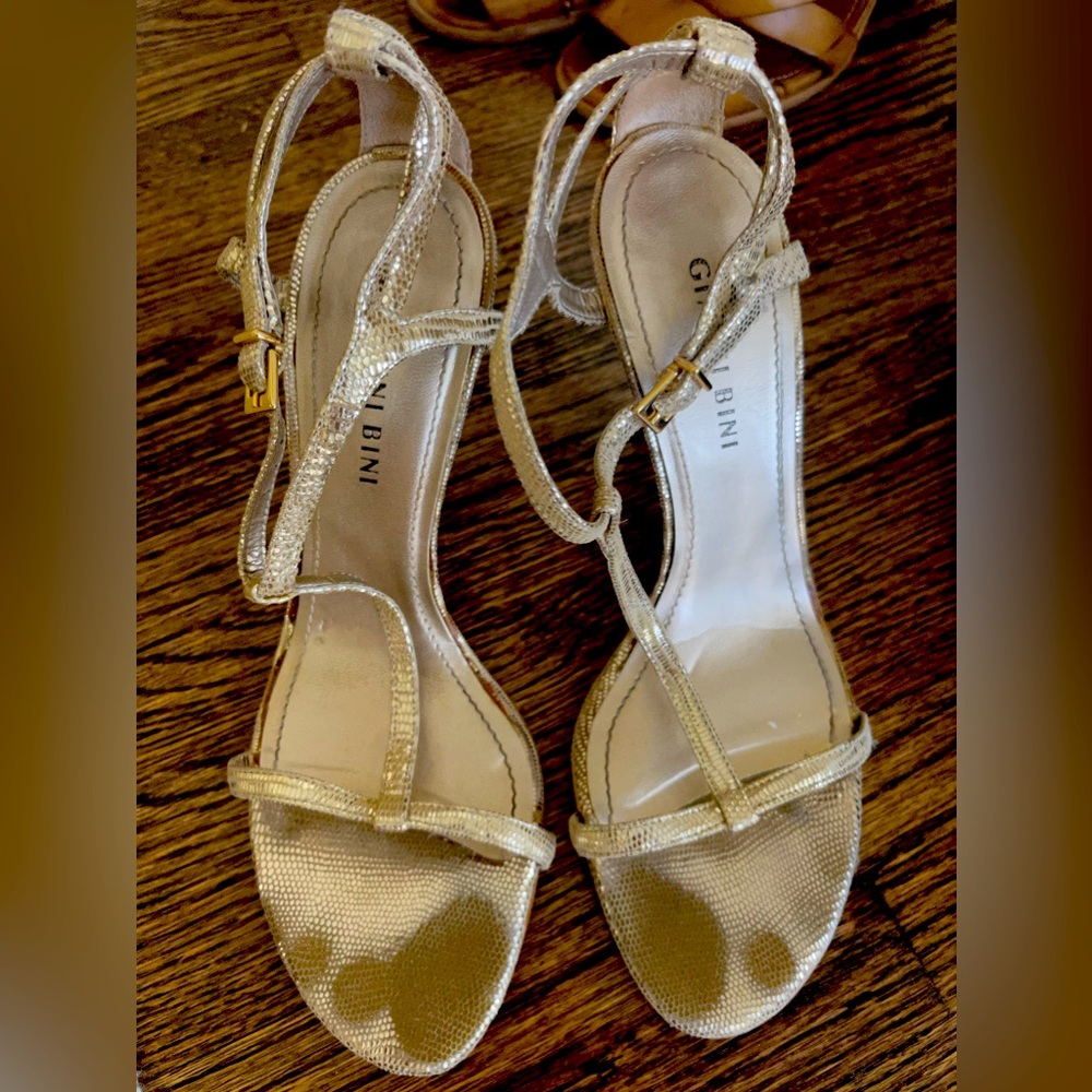 Giani Bernini gold heels